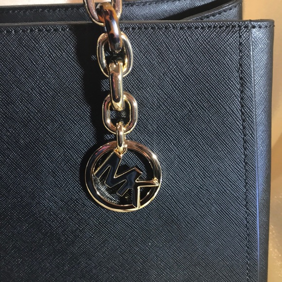 NWT Authentic Michael Kors Lg Black Leather Tote - Picture 4 of 8